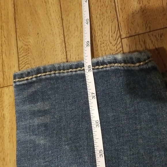 Silver Suki Mid-rise Skinny distressed Size 30/31 - Picture 9 of 9